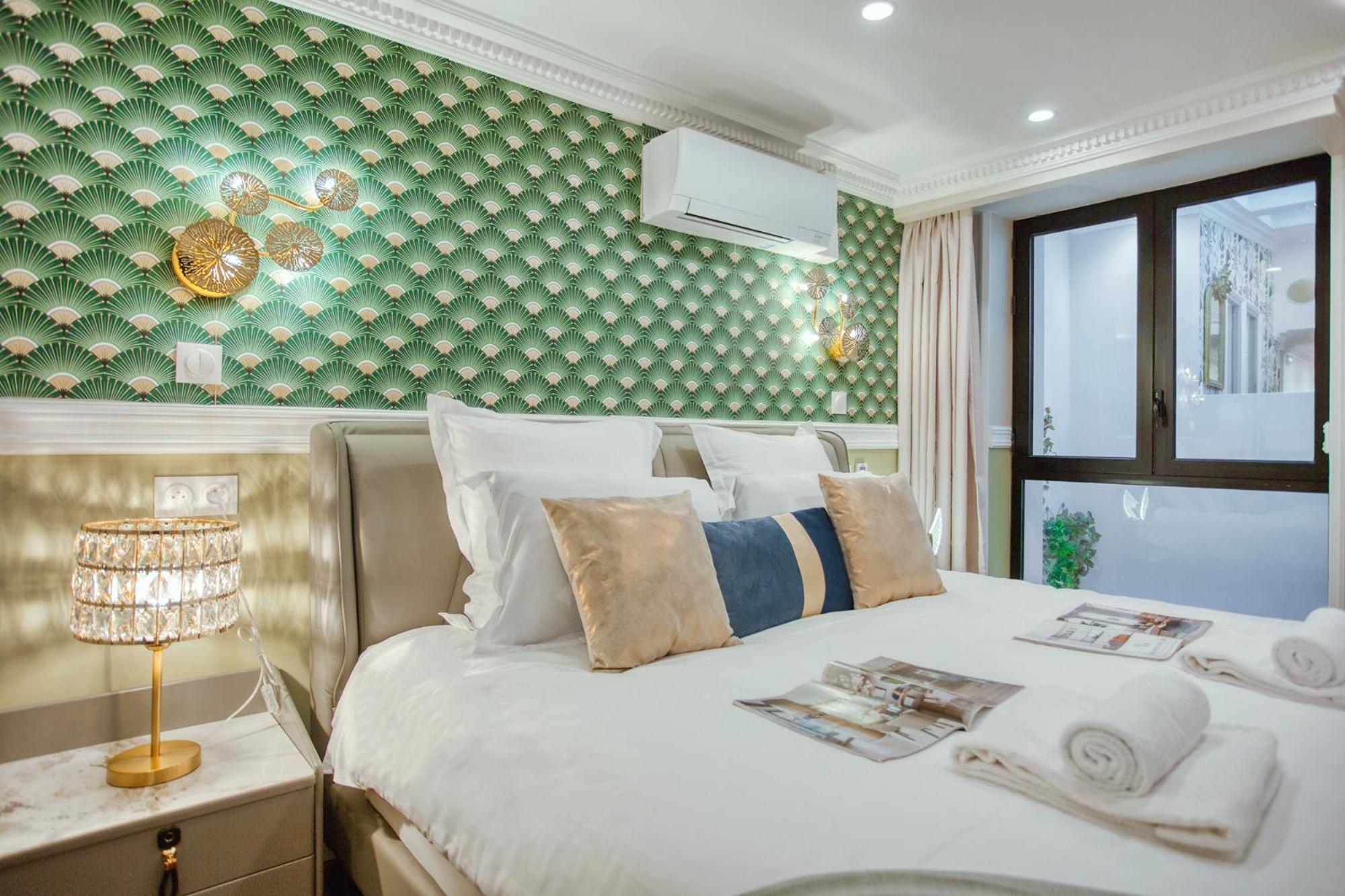 Elegant Triplex In Paris - Ideal For 10 - Aircon Exteriör bild
