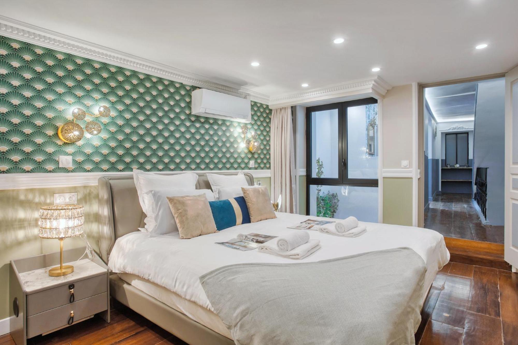 Elegant Triplex In Paris - Ideal For 10 - Aircon Exteriör bild