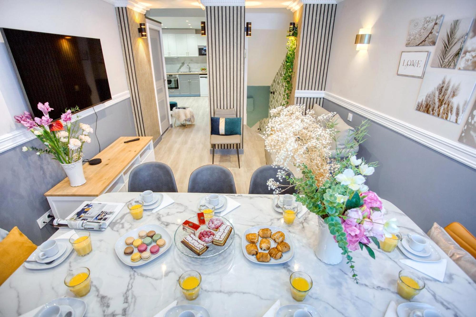 Elegant Triplex In Paris - Ideal For 10 - Aircon Exteriör bild